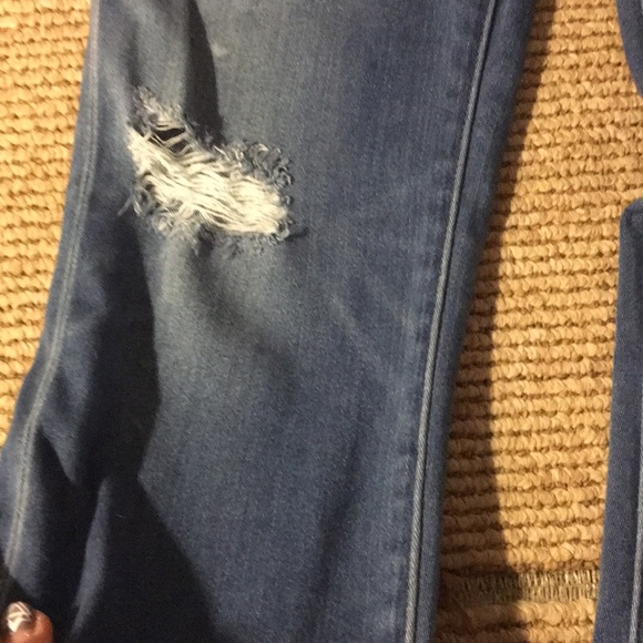 American Eagle Ripped Jeggings - Picture 3 of 6